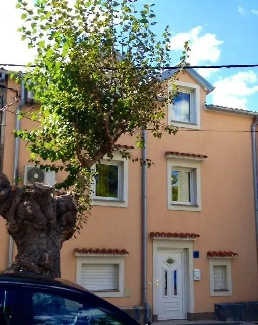 Apartman Luna Punat 0*,  Croácia
