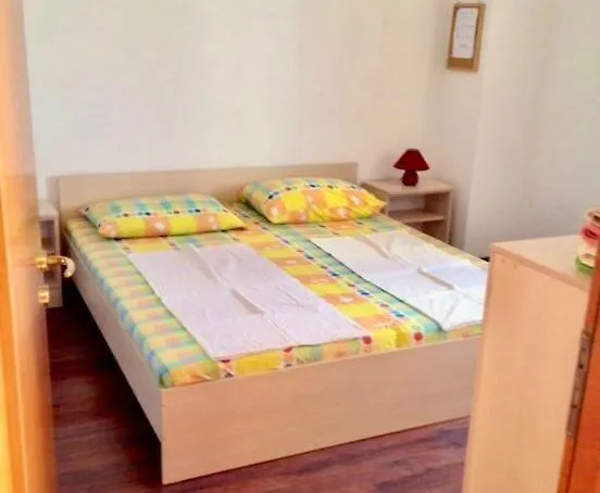 Apartman Luna Punat 0*,  Croácia